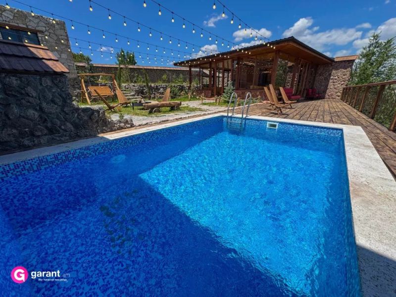Միջոցառումների վայր՝ լողավազանով, 1 հյուրի համար, 700 մ²