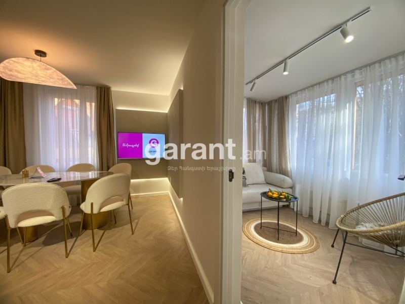 Քոթեջ՝ 3 ննջասենյակով, 8 հյուրի համար, 90 մ²