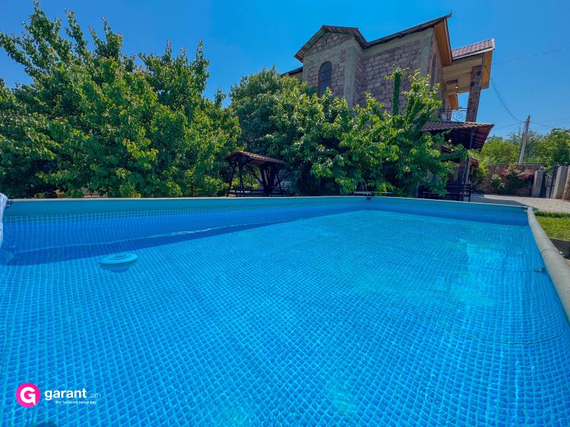 Միջոցառումների վայր՝ 6 ննջասենյակով, 20 հյուրի համար, 360 մ²