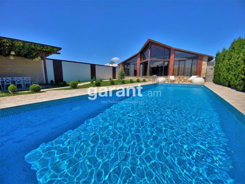 House with 4 bedrooms, for 8 guests, 200 m²