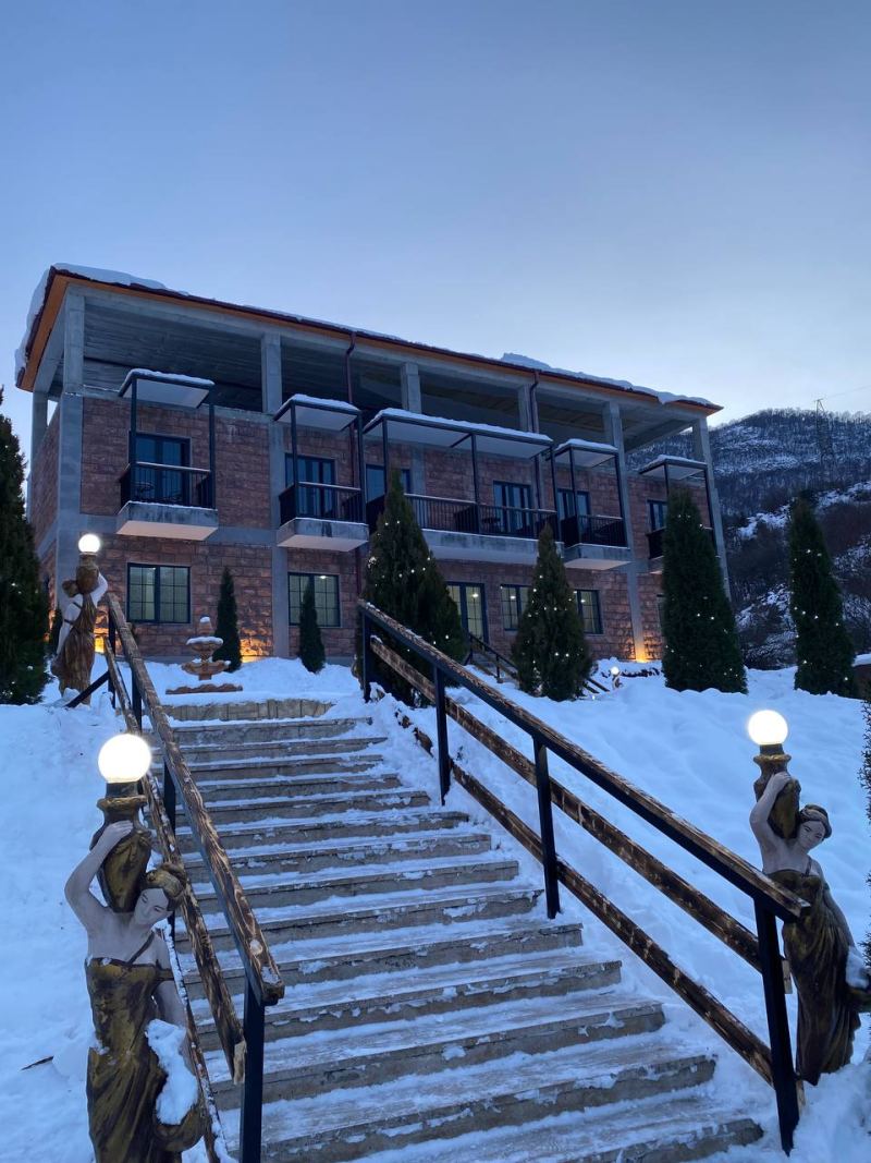 Հյուրանոց՝ 1 ննջասենյակով, լողավազանով և սաունայով, 2 հյուրի համար, 200 մ²