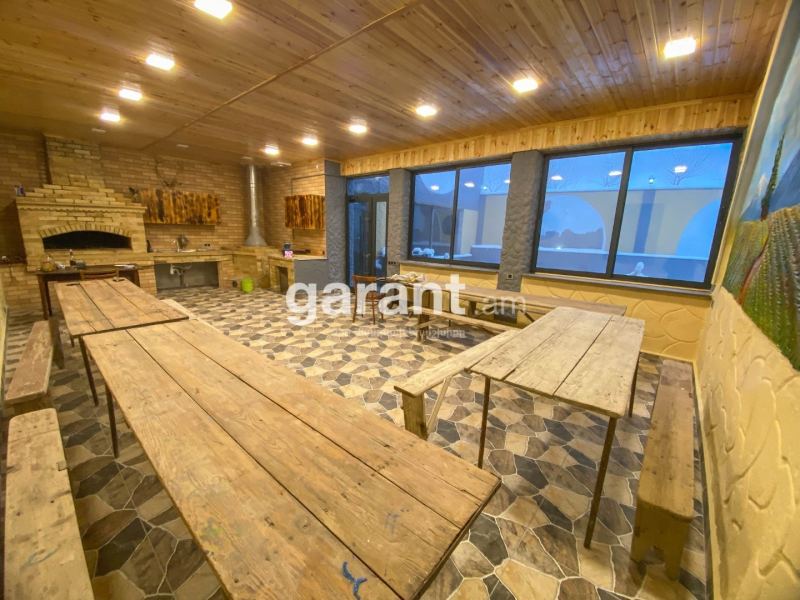 Տուն՝ 3 ննջասենյակով, 6 հյուրի համար, 150 մ²