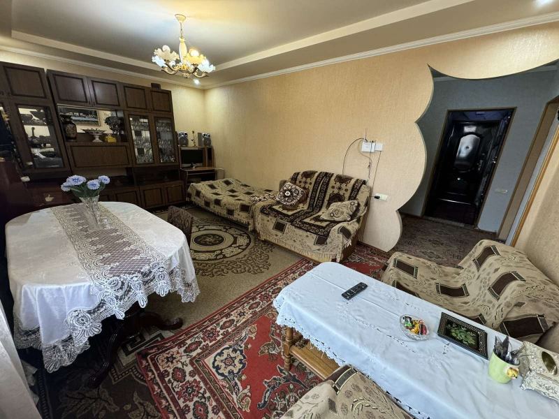 Բնակարան՝ 2 ննջասենյակով, 6 հյուրի համար, 63 մ²