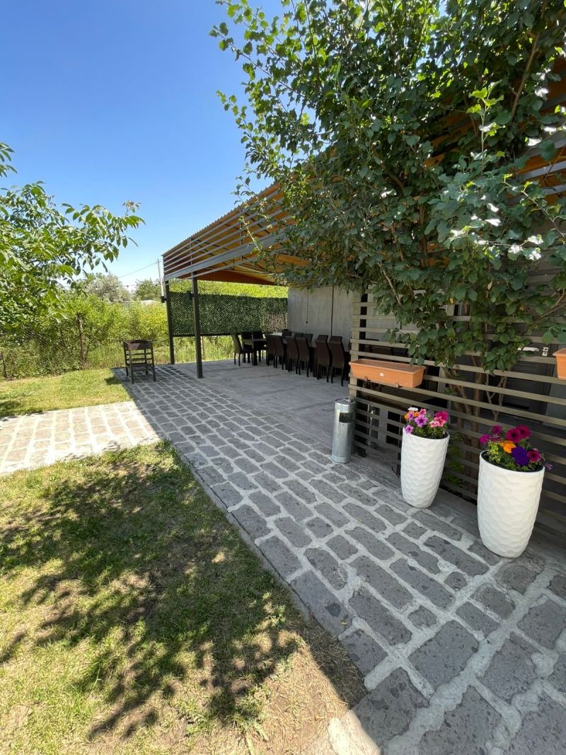 Место для мероприятий, для 1 гостя, 1200 м²