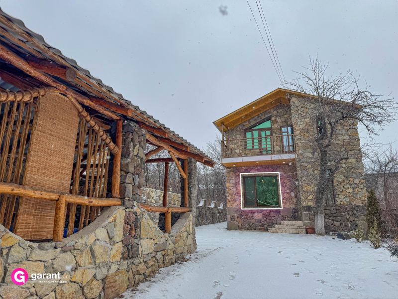 Տուն՝ 3 ննջասենյակով, 8 հյուրի համար, 170 մ²