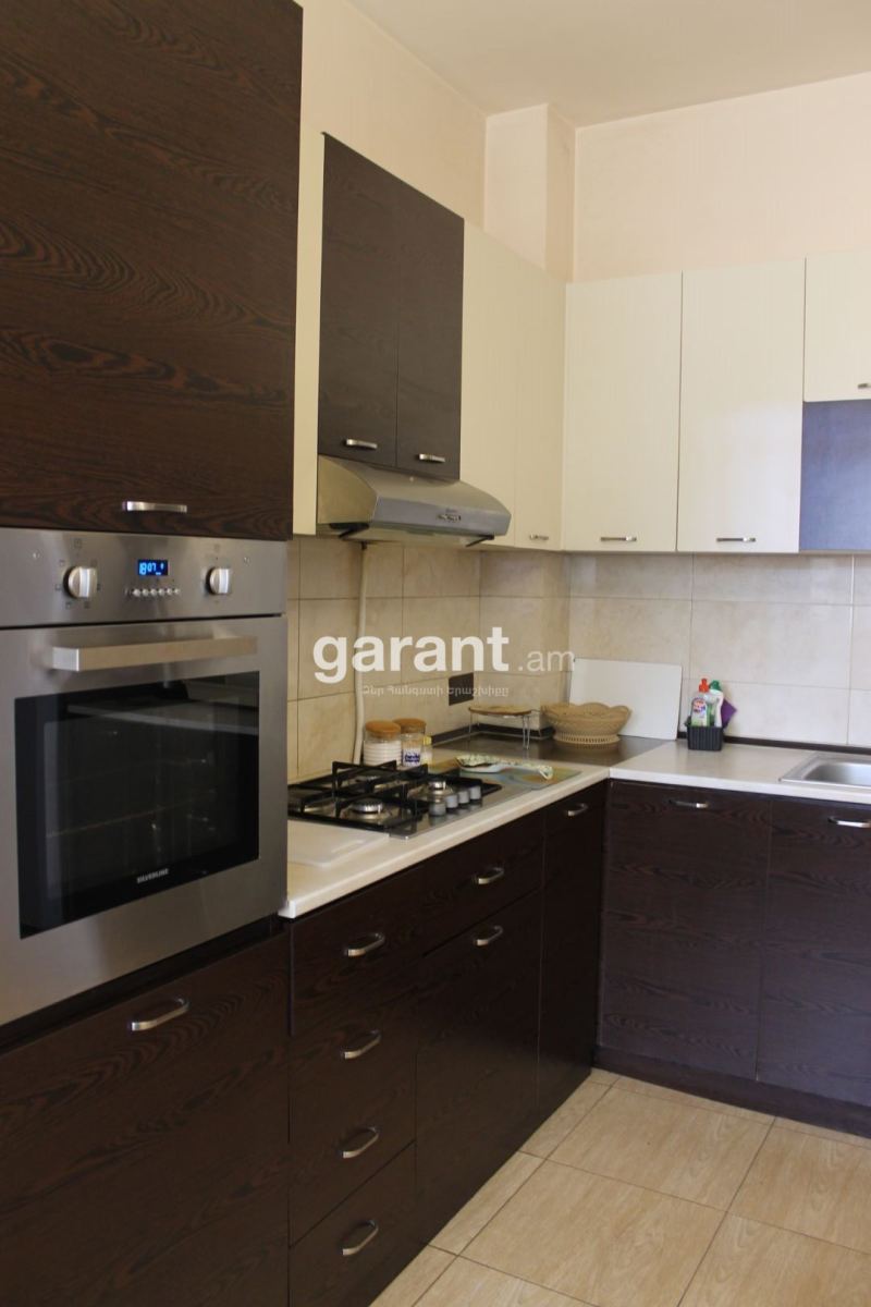 Տուն՝ 4 ննջասենյակով, 12 հյուրի համար, 164 մ²